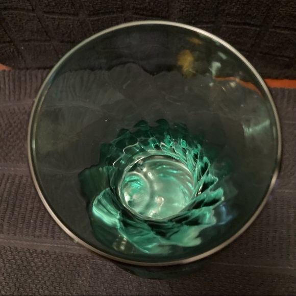 Vintage Hand Blown Green Glass Flower Vase with Swirl Pattern - Picture 11 of 15